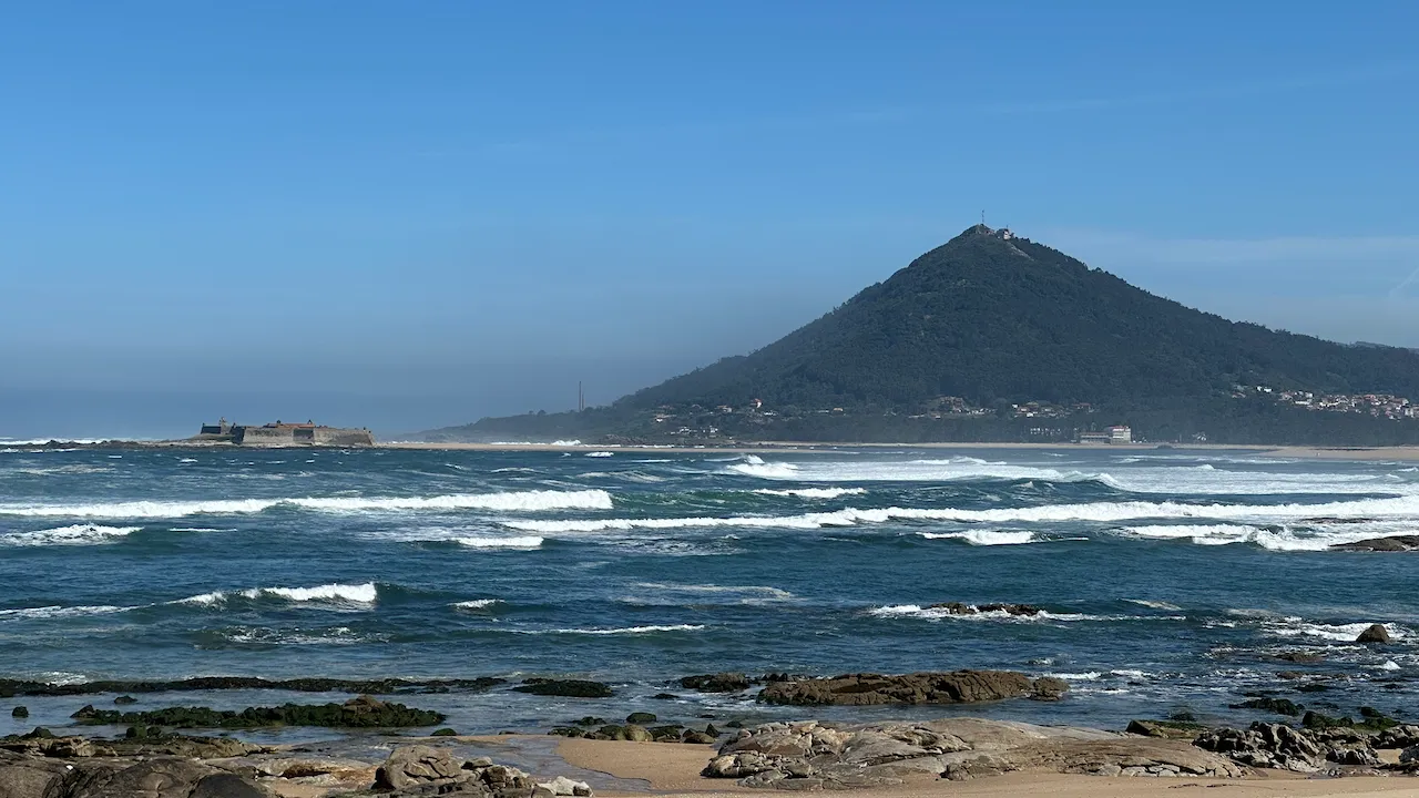 Forte da Ínsua on its island at the mouth of the Minho, Monte de Santa Trega behind.